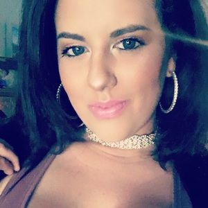 Meet your Posher, Carrie